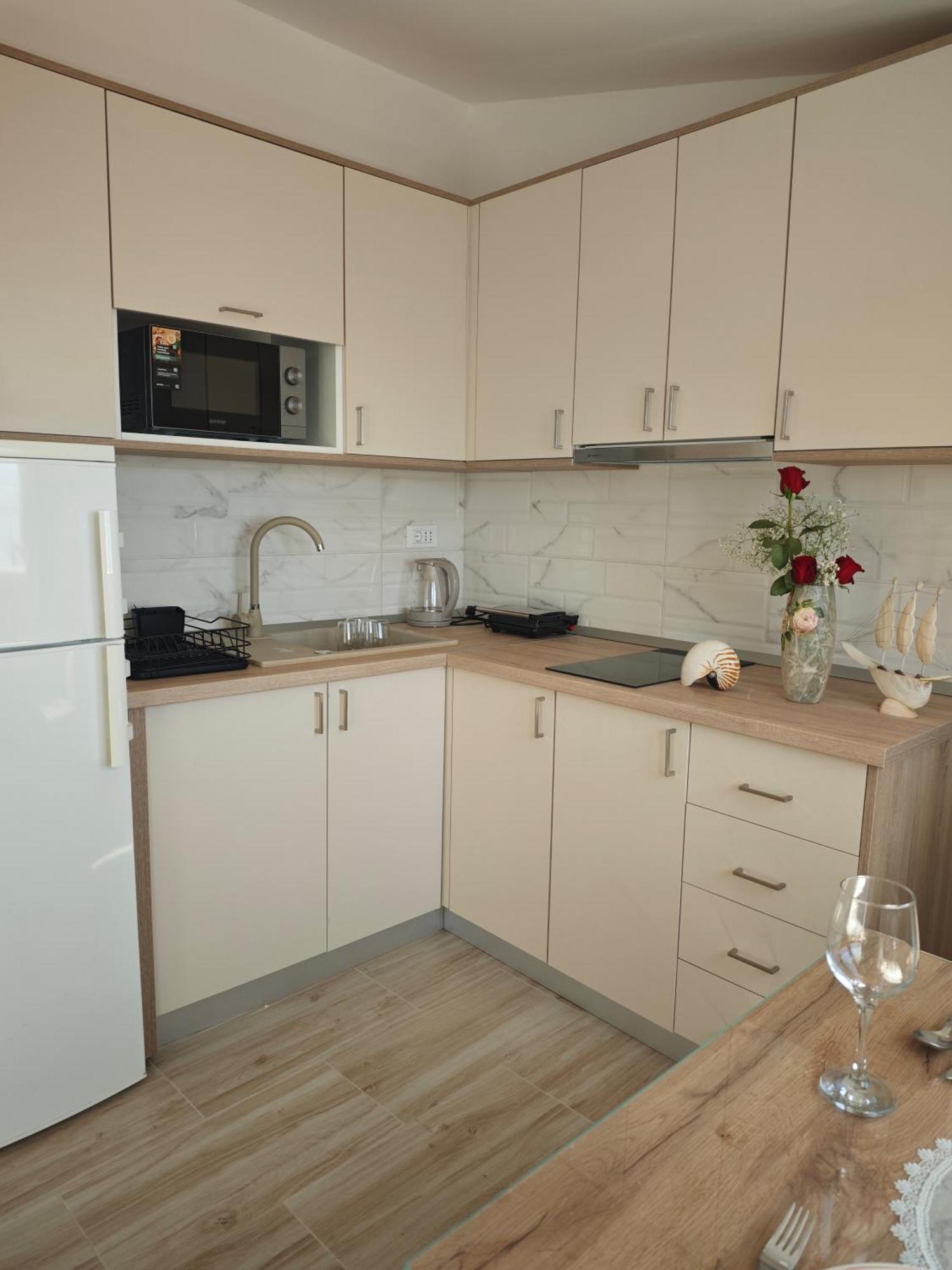Apartment Topic Baska Voda Luaran gambar